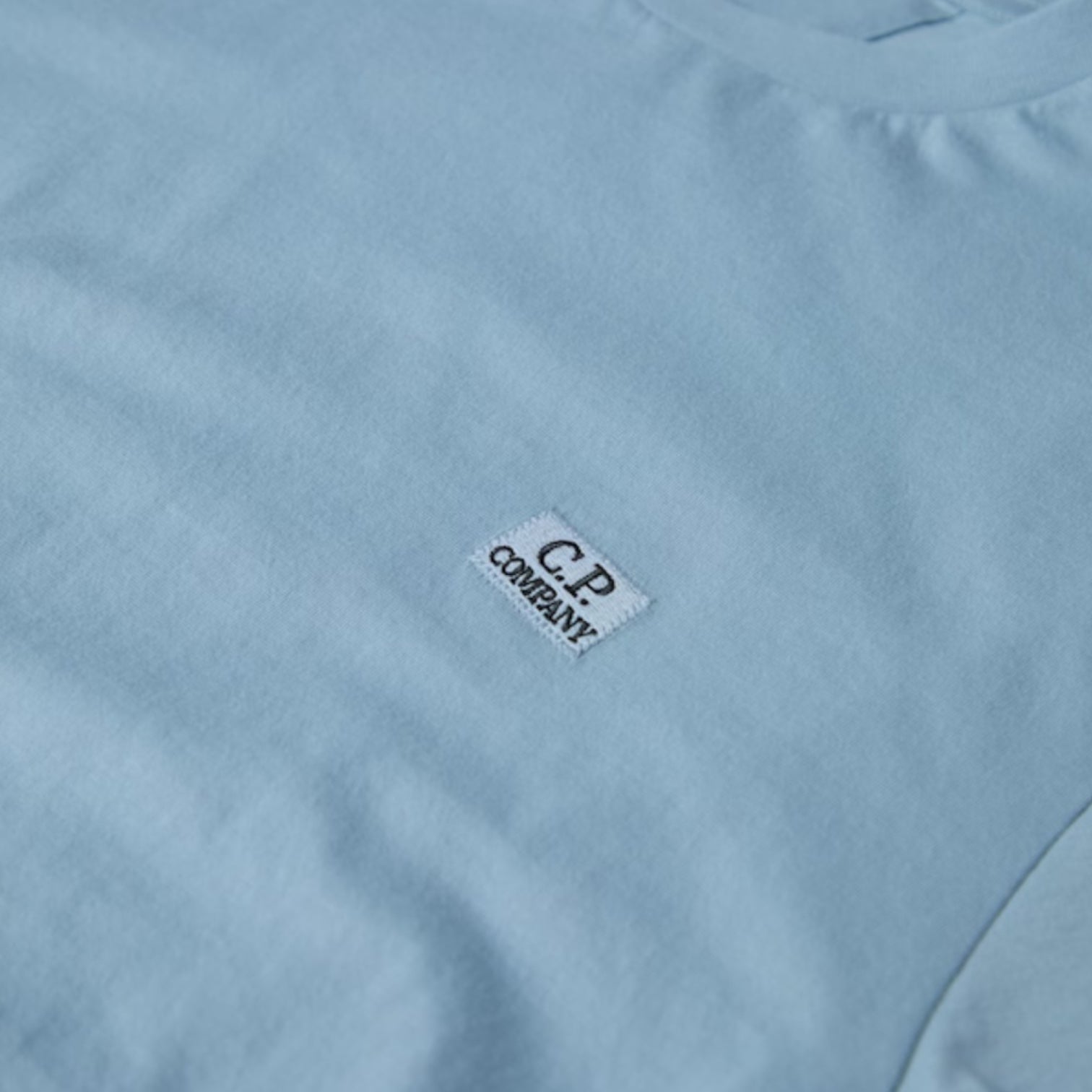CP COMPANY SMALL LOGO T-SHIRT SILVER BLUE