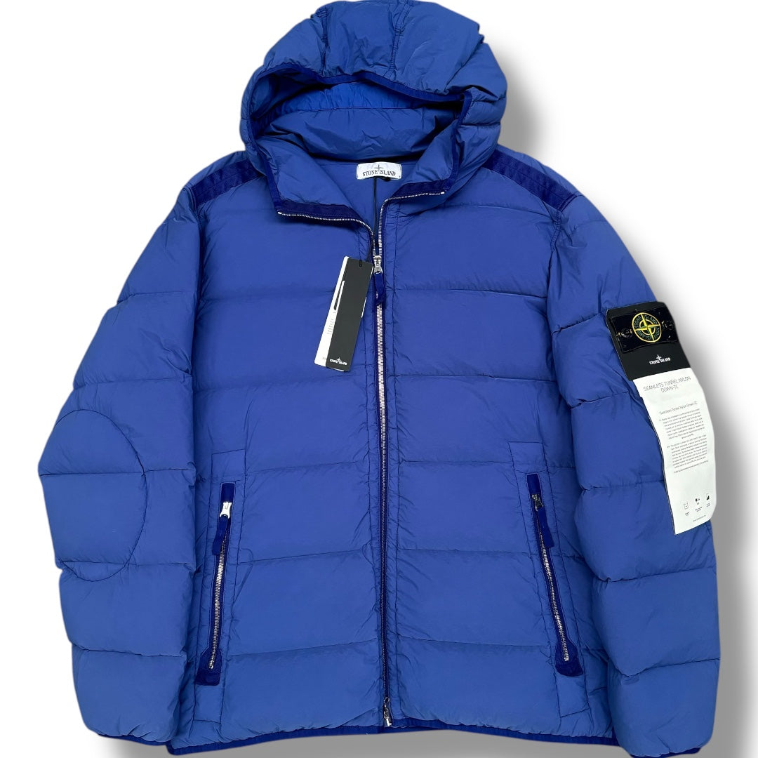 STONE ISLAND SEAMLESS TUNNEL HD DOWN HOODED JACKET BLUE * SALE *