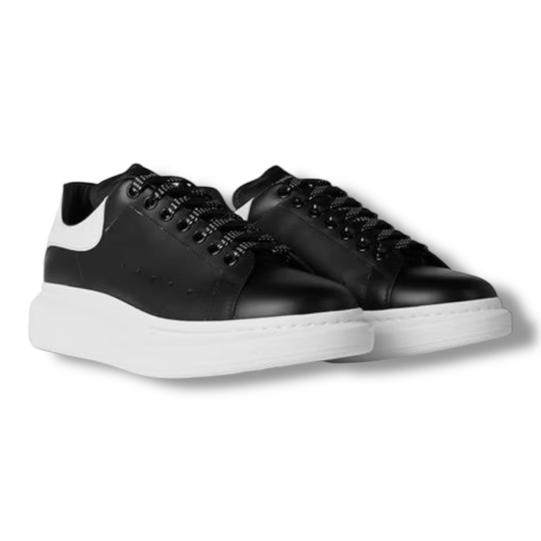 ALEXANDER MCQUEEN OVERSIZED BLACK / WHITE