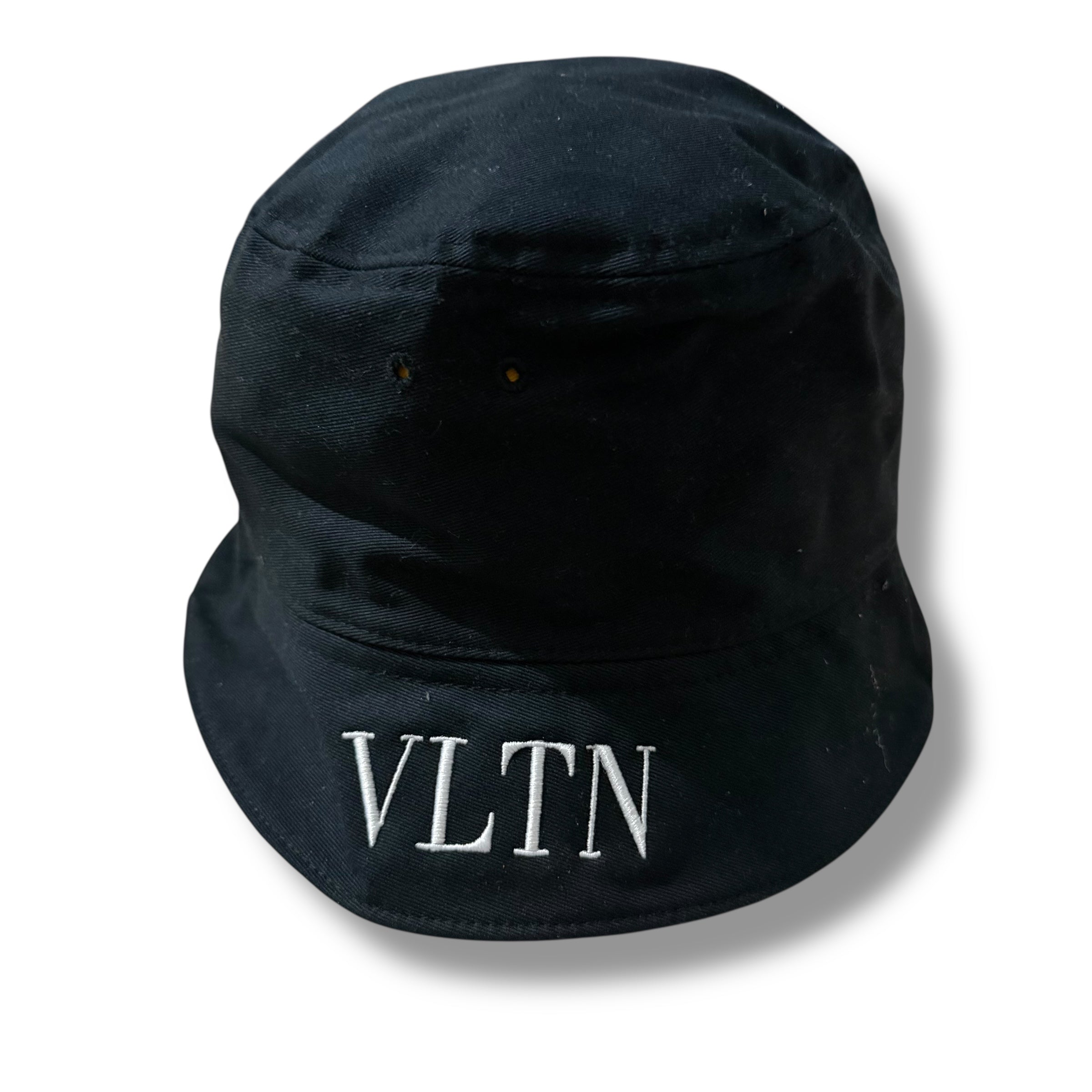 VALENTINO VLTN EMBROIDERED LOGO BUCKET HAT BLACK