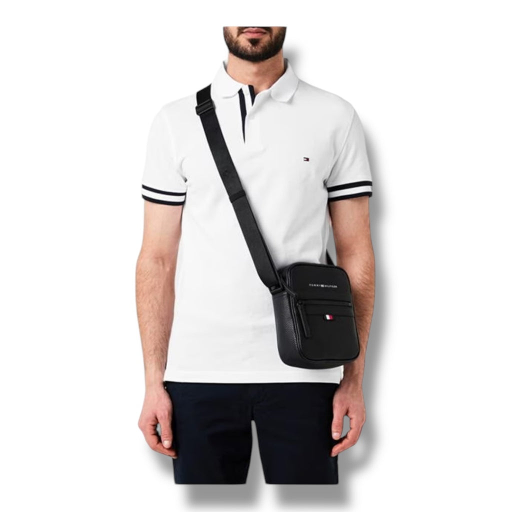 TOMMY HILFIGER ESSENTIAL SMALL REPORTER CROSSBODY BAG BLACK