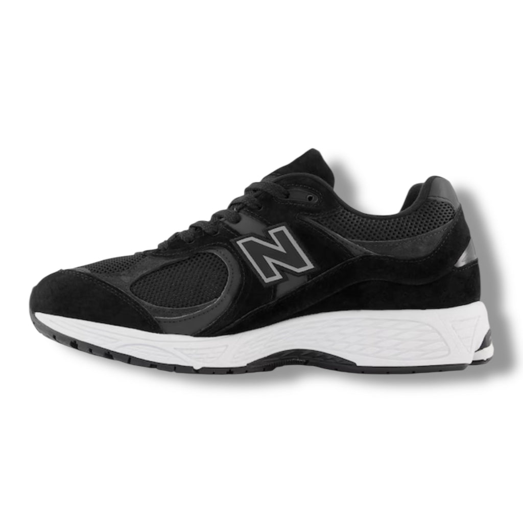 NEW BALANCE 2002 TRAINERS BLACK WHITE