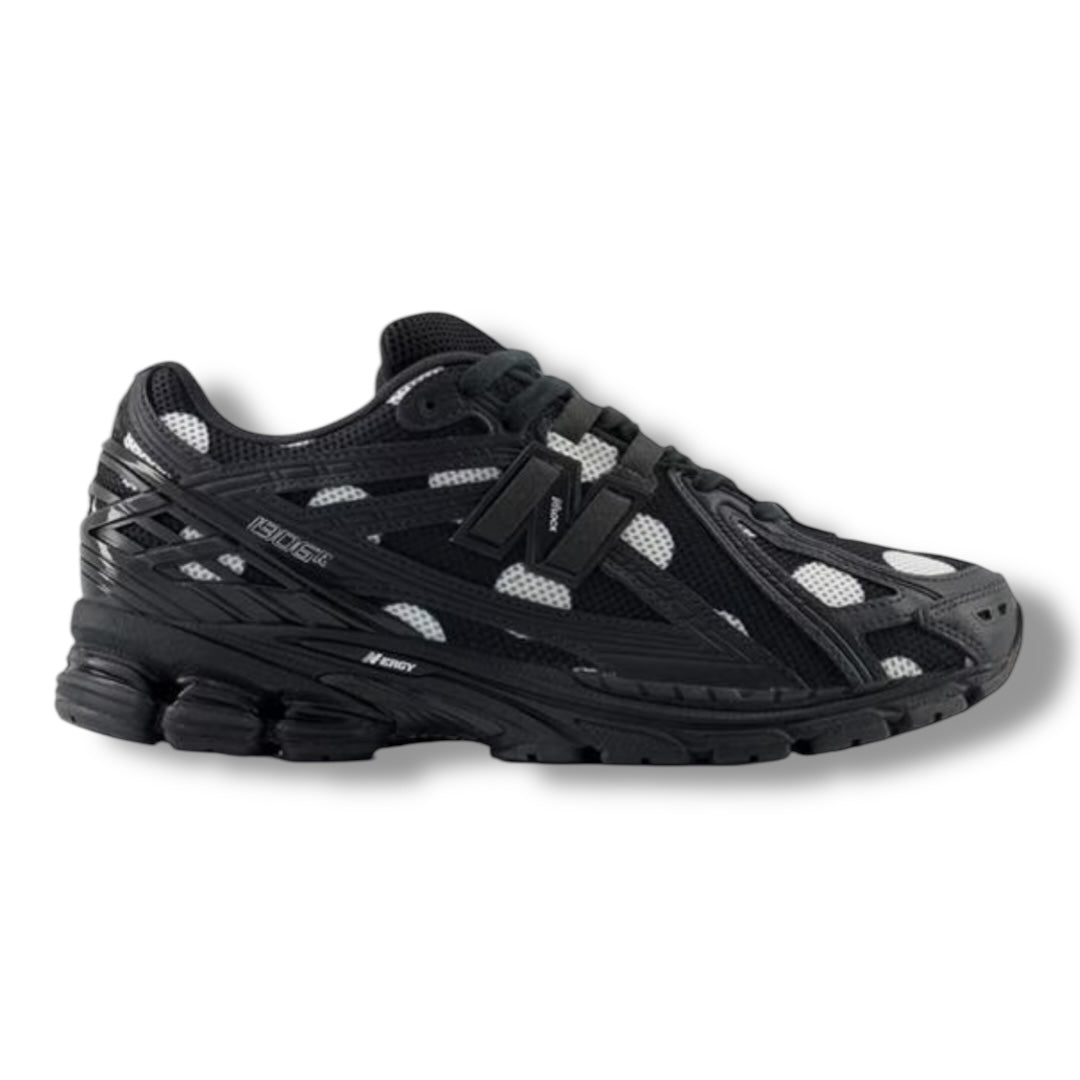 NEW BALANCE 1906 TRAINERS BLACK / WHITE