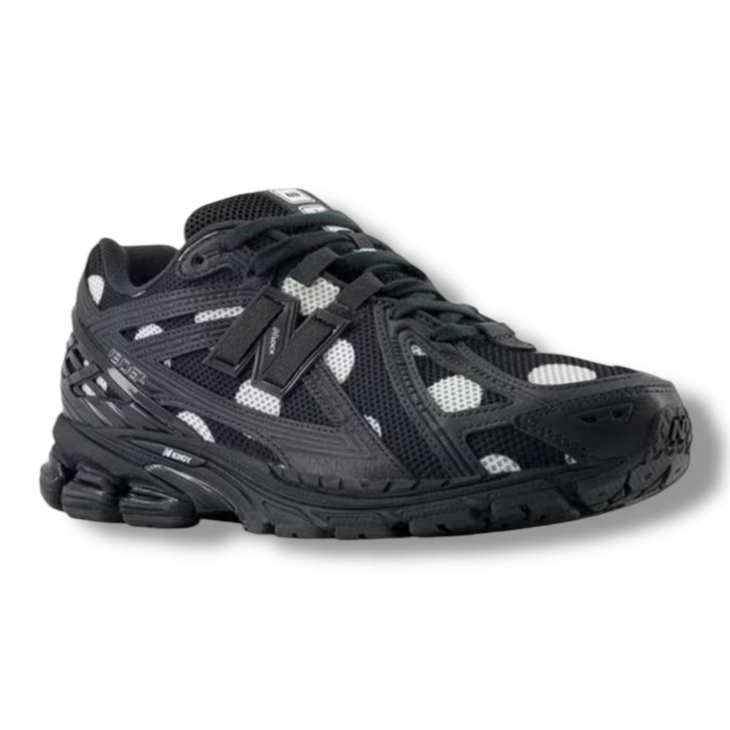 NEW BALANCE 1906 TRAINERS BLACK / WHITE