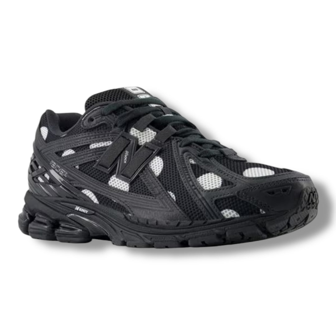 NEW BALANCE 1906 TRAINERS BLACK / WHITE