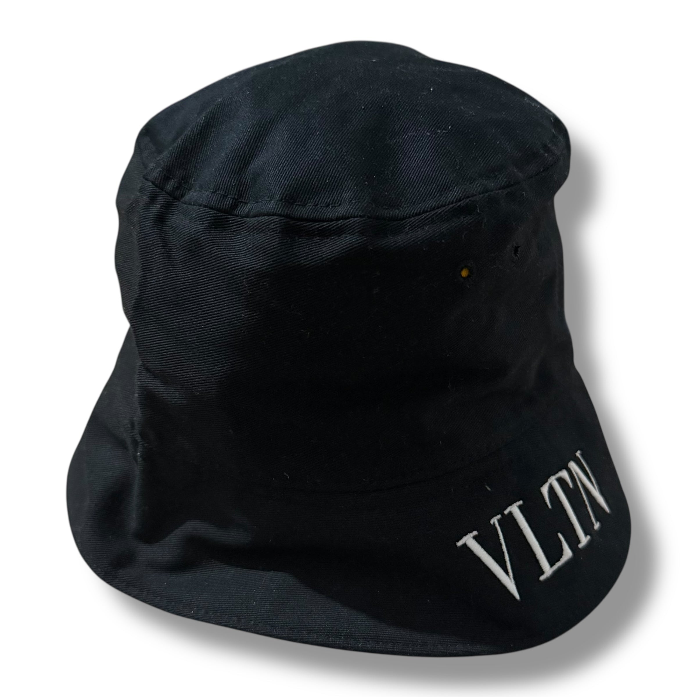VALENTINO VLTN EMBROIDERED LOGO BUCKET HAT BLACK
