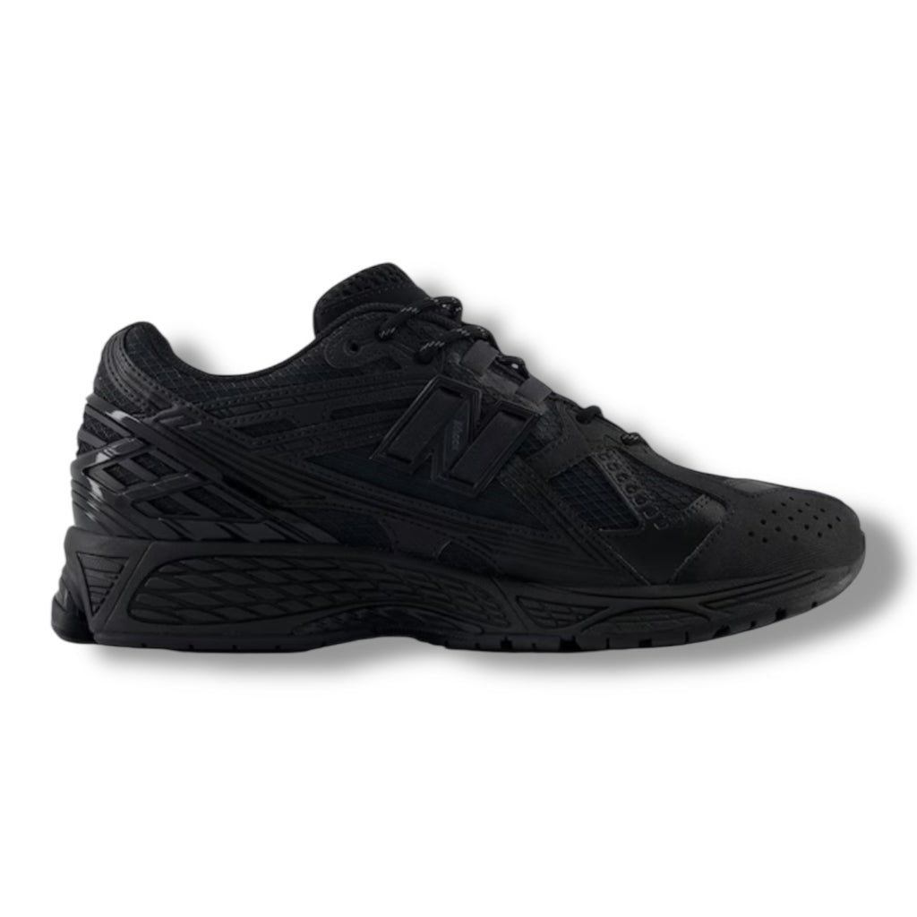 NEW BALANCE 1906 TRAINERS BLACK
