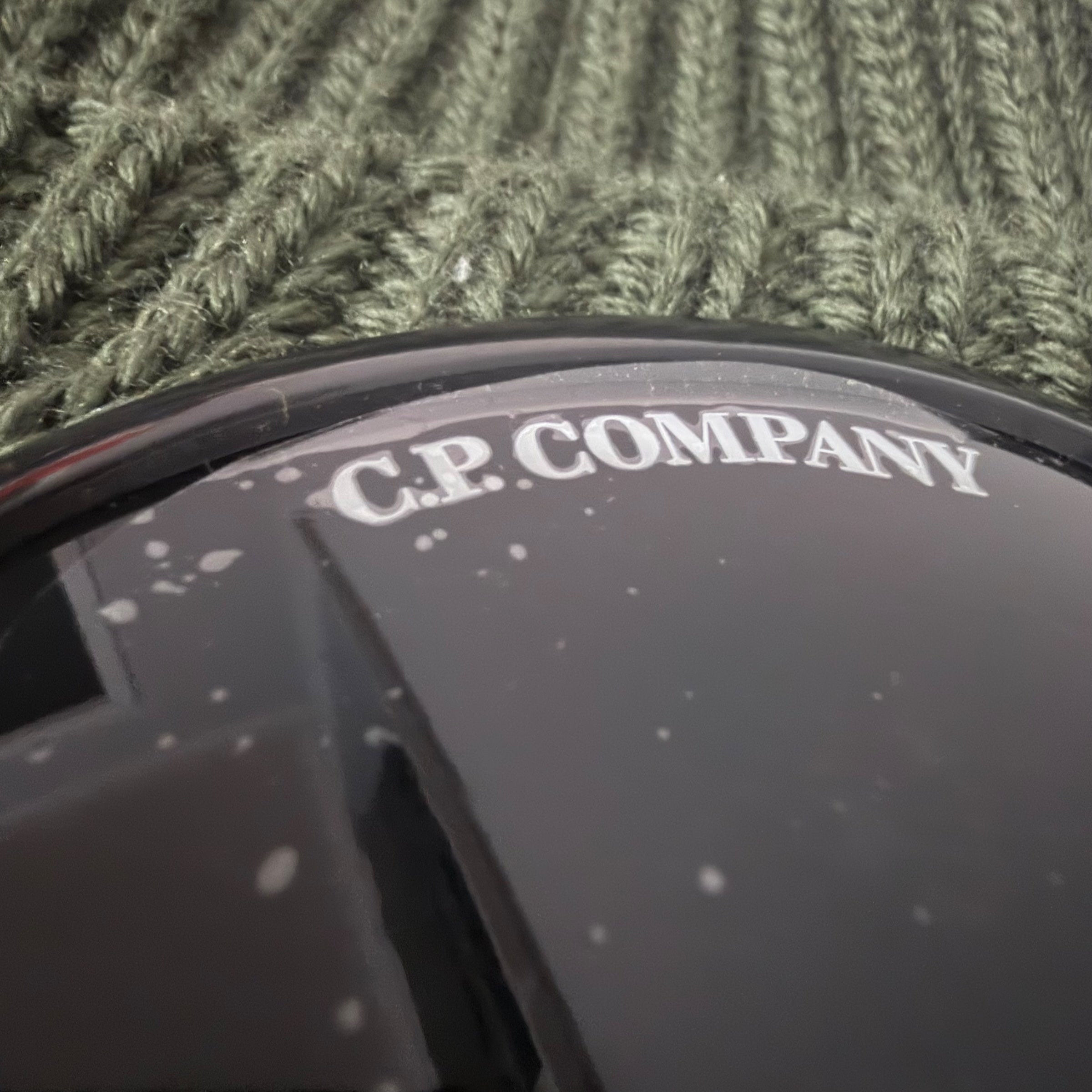 CP COMPANY GOGGLE BEANIE HAT KHAKI GREEN