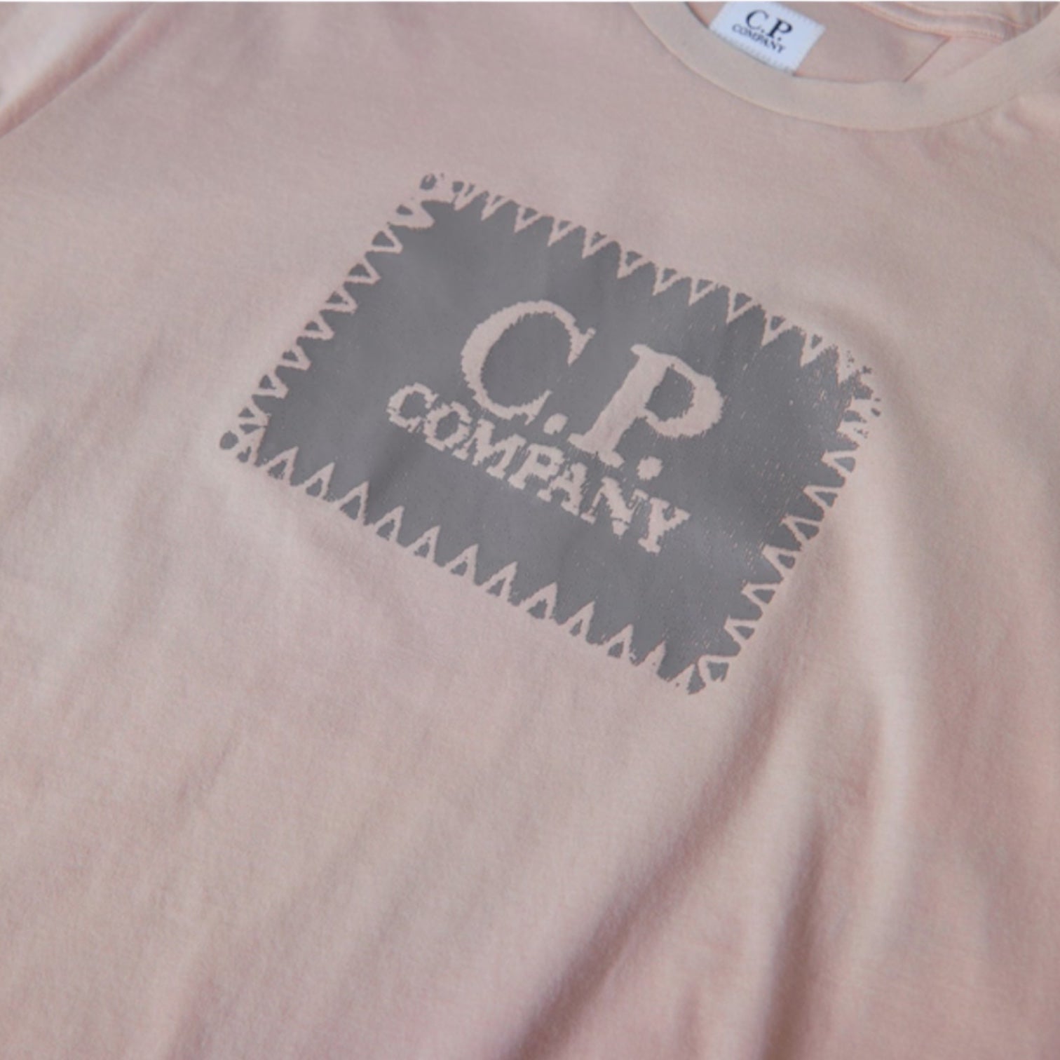 CP COMPANY STAMP LOGO T-SHIRT DOVE GREY