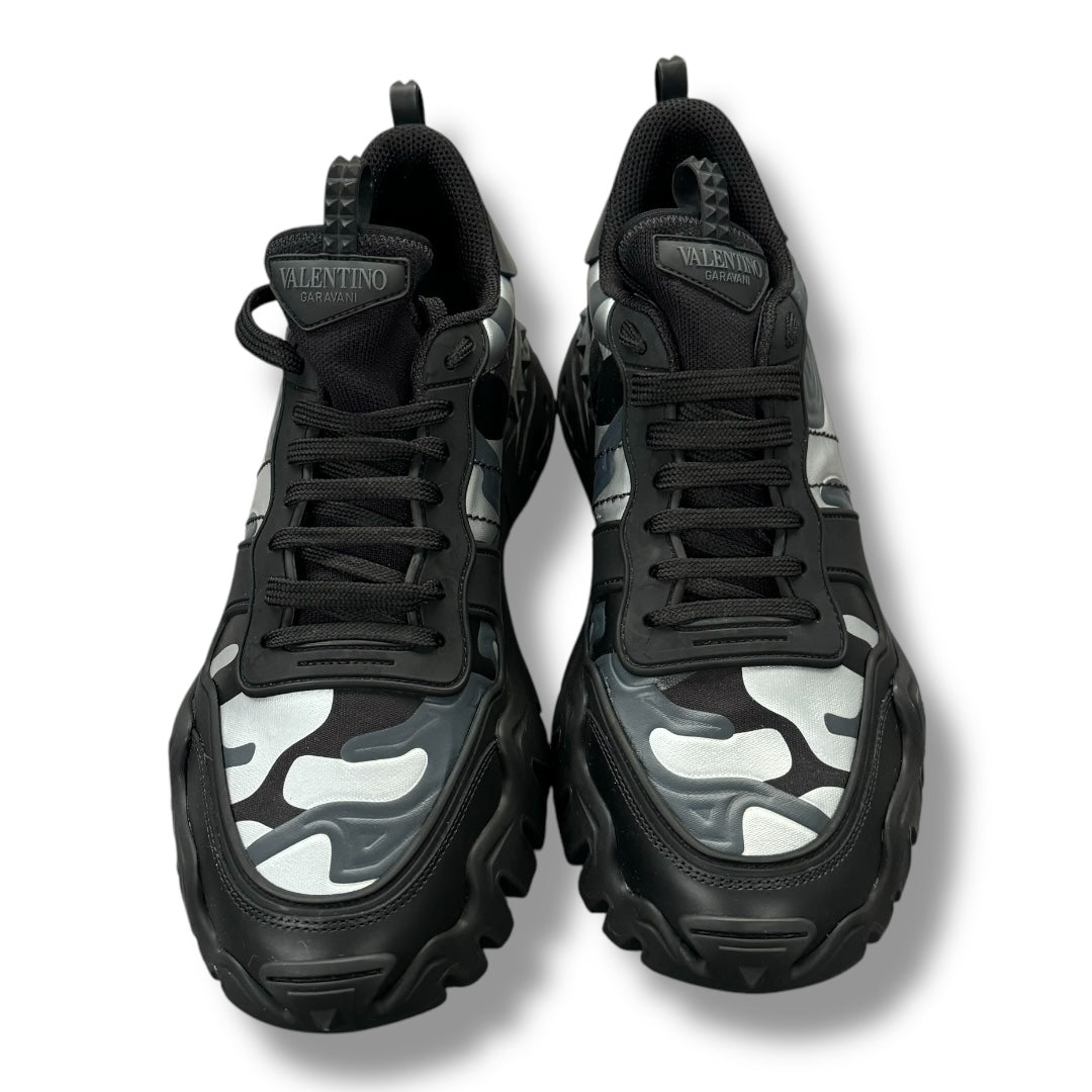 VALENTINO ROCKRUNNER STUD TRAINERS METALLIC BLACK GREY CAMO