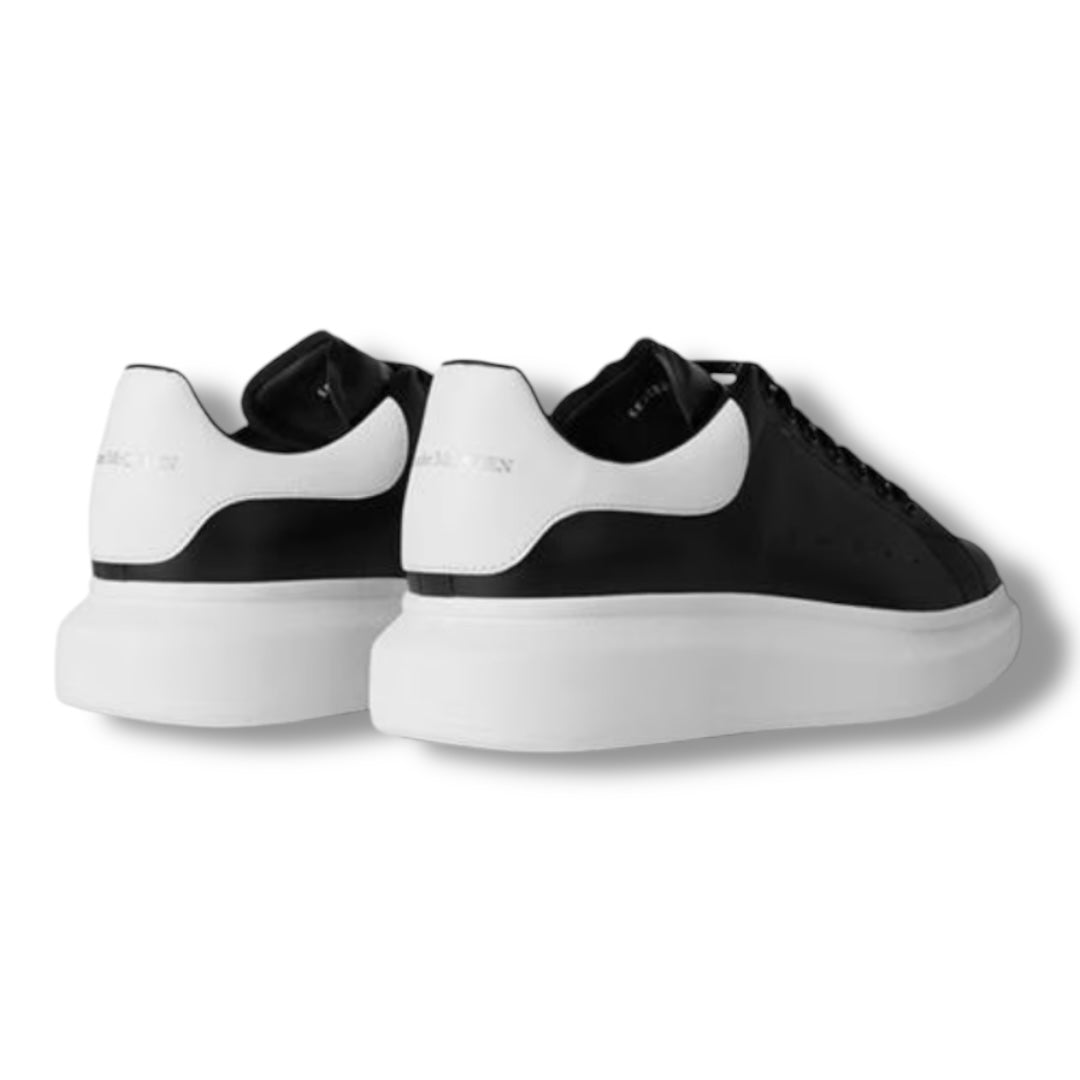 ALEXANDER MCQUEEN OVERSIZED BLACK / WHITE