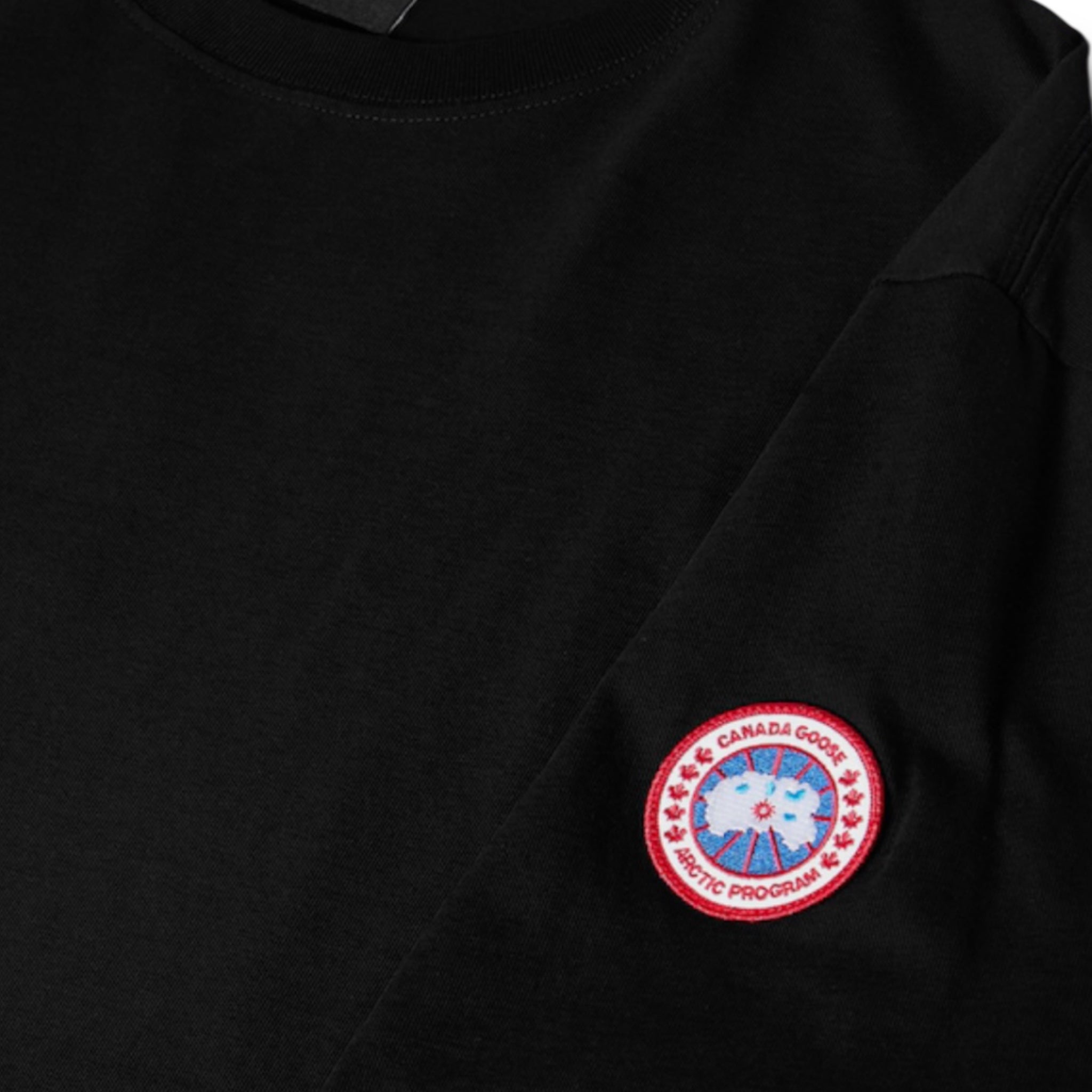 CANADA GOOSE EMBROIDERED ARM BADGE LOGO T-SHIRT BLACK
