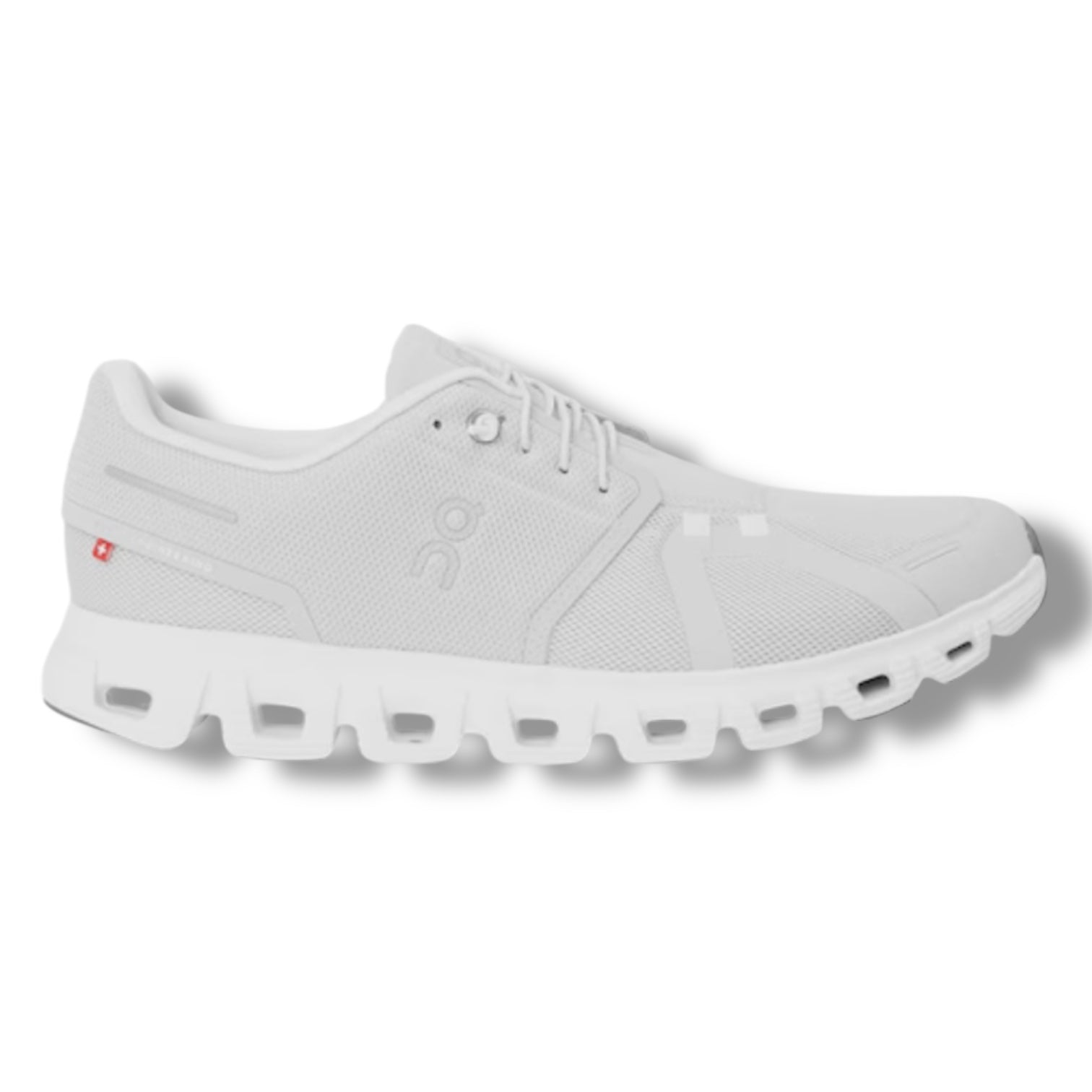 ON RUNNING CLOUD 6 TRAINERS WHITE