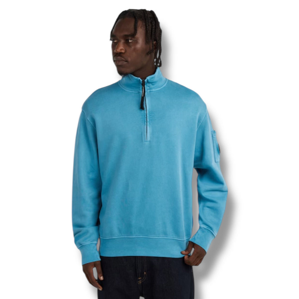 CP COMPANY LENS ARM 1/4 ZIP SWEATSHIRT AEGEAN BLUE